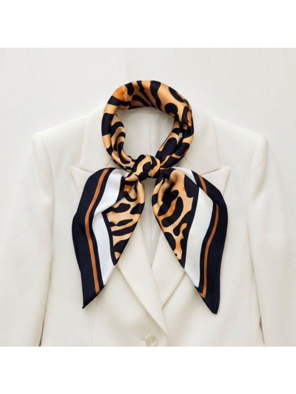 ✨Elegant Bandana Square Scarf Silky Satin Animal Print Leopard Fashion Accessory - Picture 2 of 6